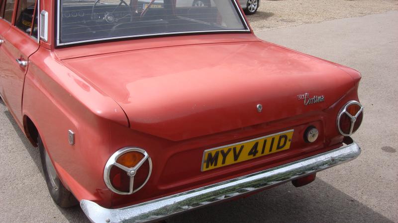 FORD CORTINA