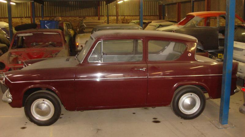 FORD ANGLIA