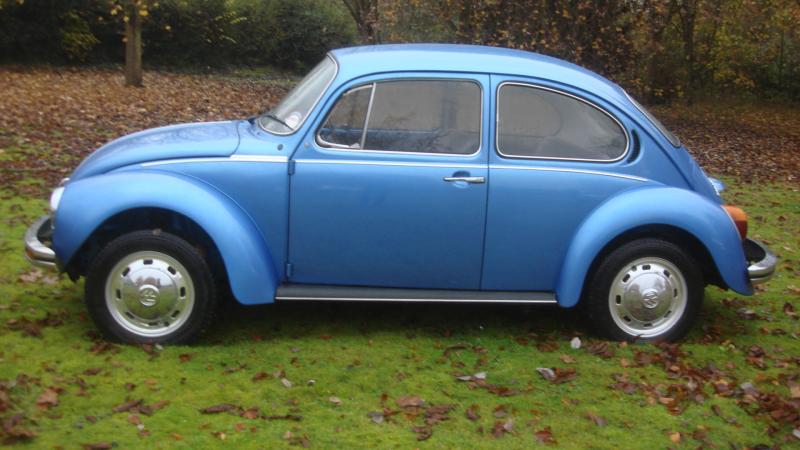 VOLKSWAGEN 1303 BEETLE