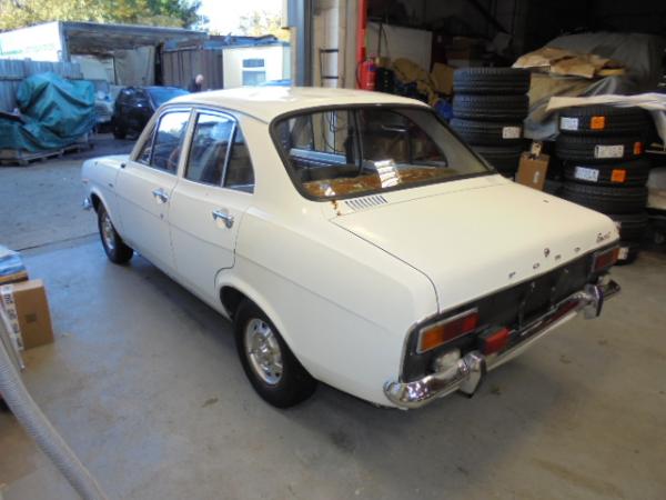 FORD ESCORT