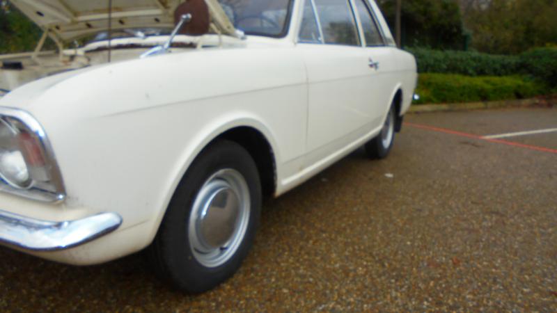 FORD CORTINA