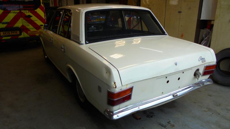 FORD CORTINA